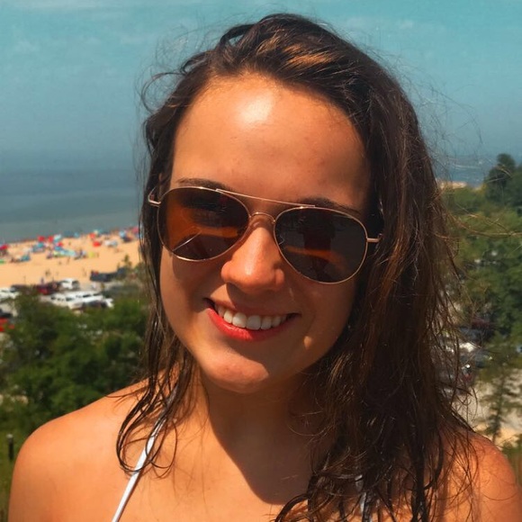 Meet your Posher, Alexandra - Picture 1 of 1